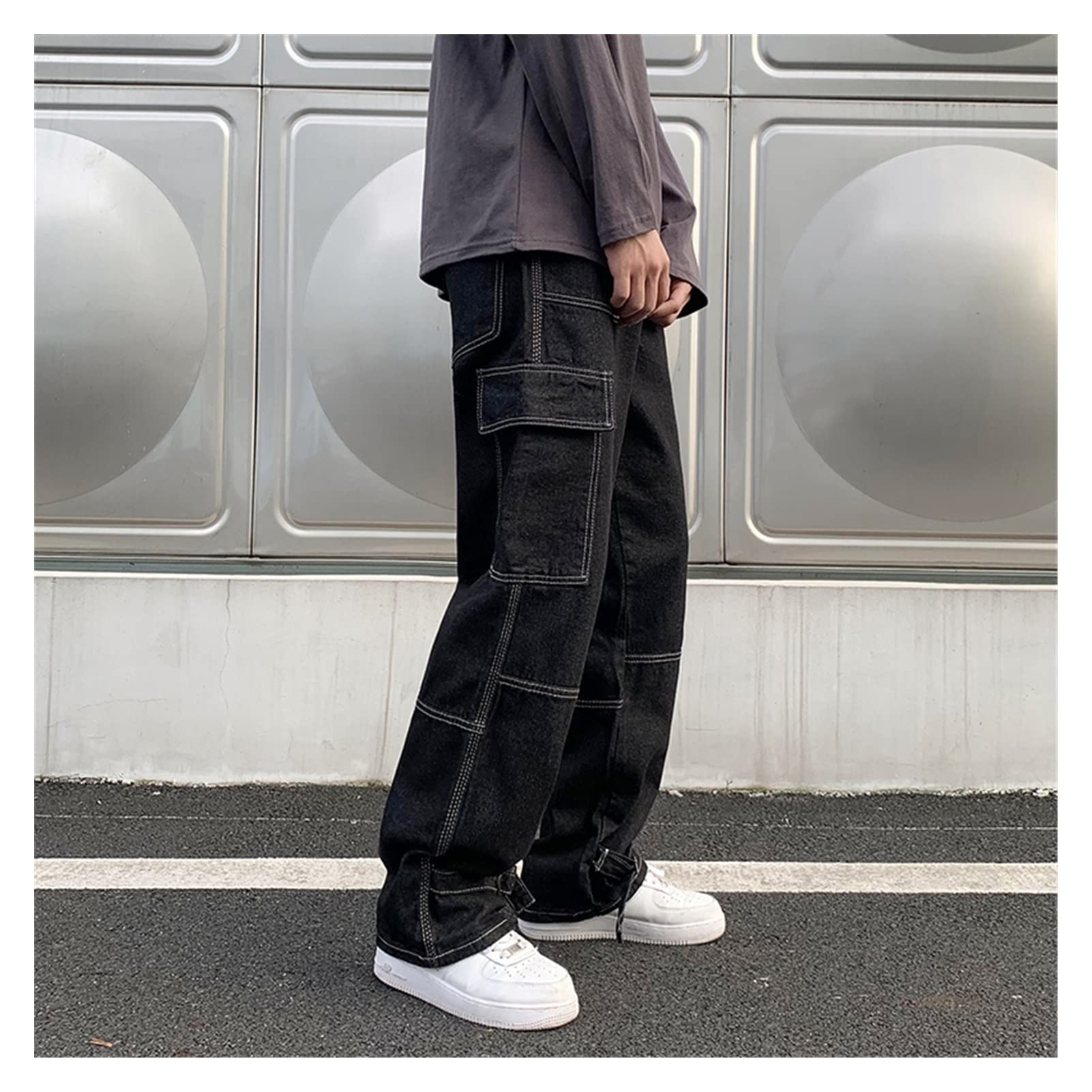 Relaxed Baggy Black Jeans That Work for Any Season